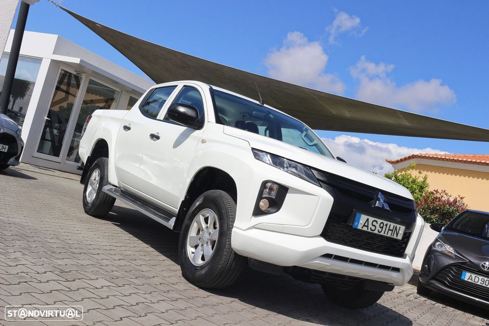 Mitsubishi L200 2.3 DI-D Space Cab Invite Strakar Look 4WD - 26