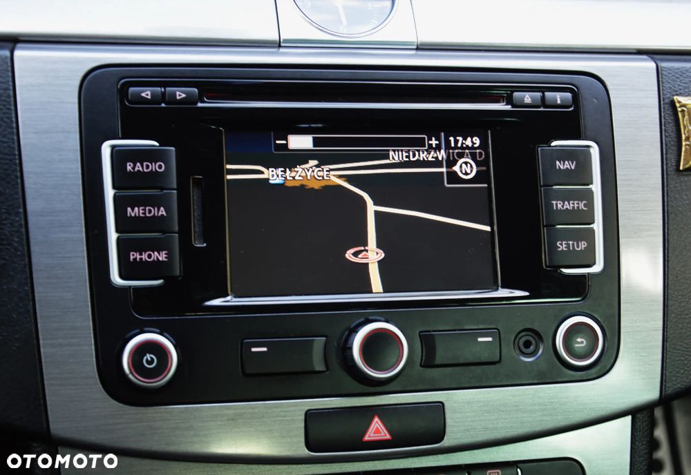 Volkswagen Passat - 24