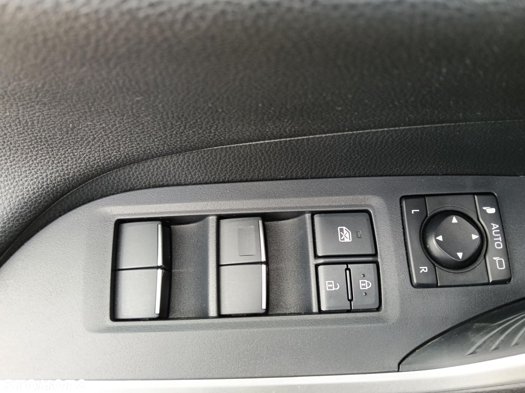 Toyota RAV4 2.0 Comfort 4x4 - 14
