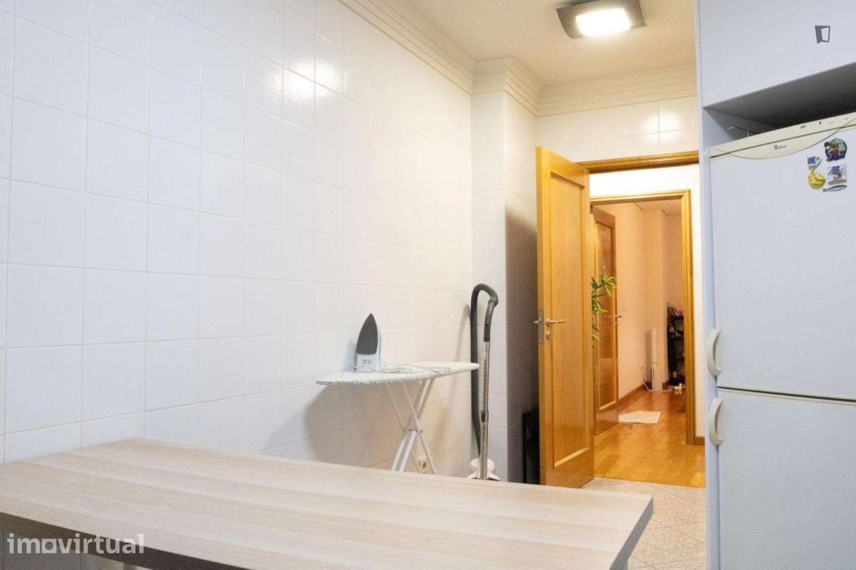 Quarto - localizado em Cedofeita Porto - Grande imagem: 4/14