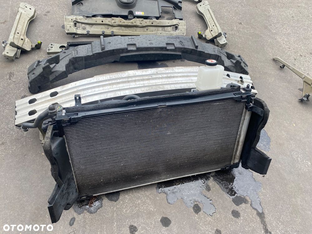 Toyota Corolla E21 E210 SEDAN  Hybrid HYBRYDA 2020r Kompletny przód MASKA BŁOTNIK LAMPA przednia REFLEKTOR LAMPY ZDERZAK pas przedni chłodnice KOMPLETNY CAŁY PRZÓD pokrywa silnika E 210 E 21 - 7