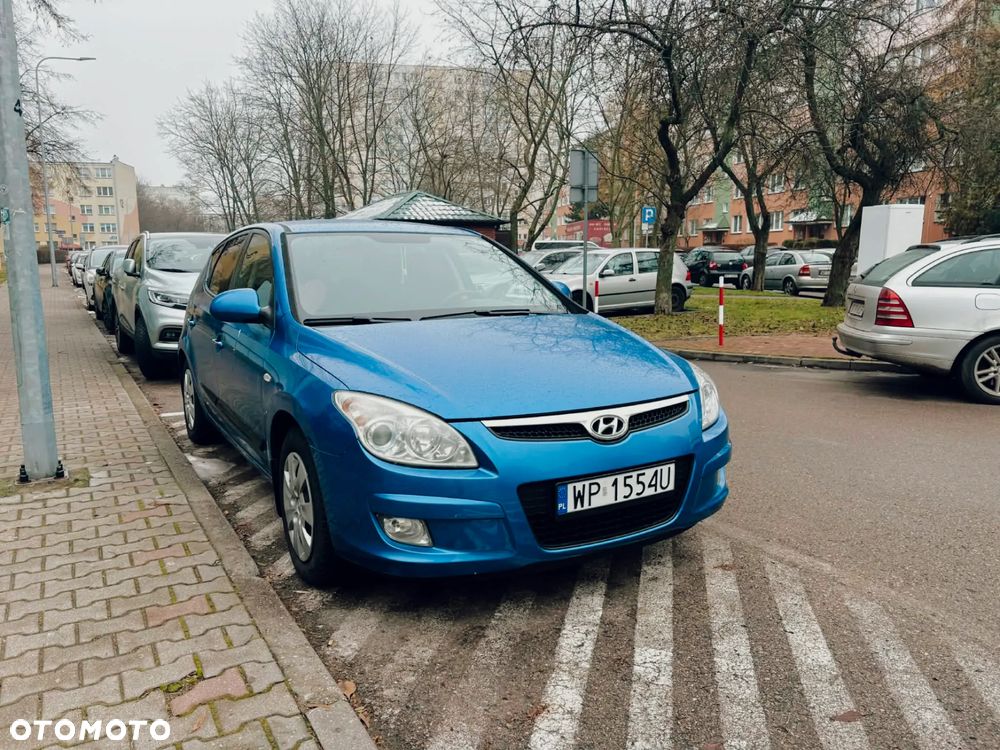 Hyundai i30 1.4 Base + - 4