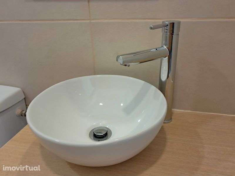 Moradia com quintal e anexo - Grande imagem: 3/12