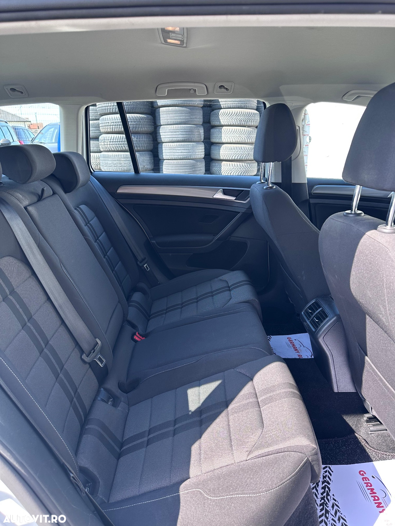 Volkswagen Golf - 8