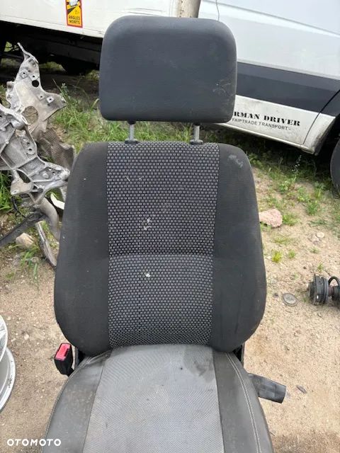 FOTEL PNEUMATYCZNY SIEDZENIE KIEROWCY MERCEDES VARIO 818 - 2
