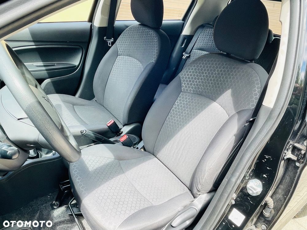 Mitsubishi Space Star - 15