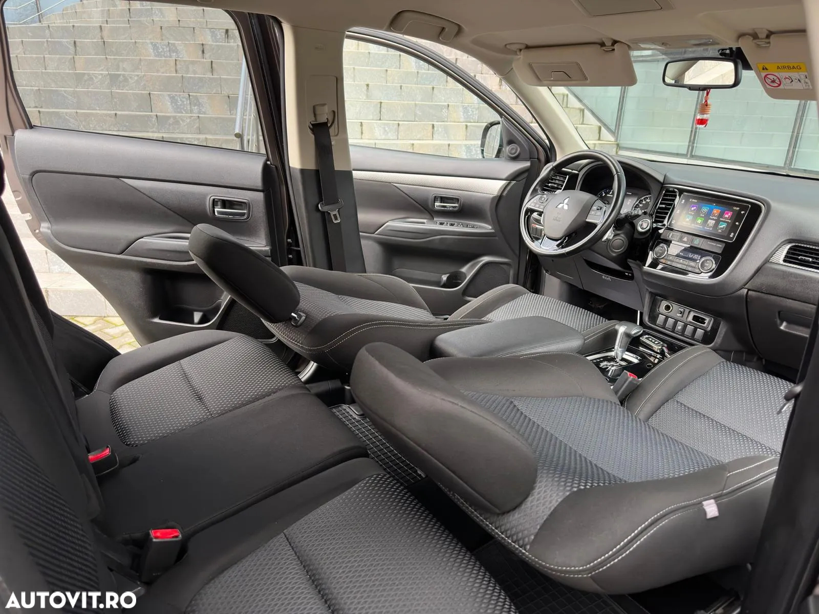 Mitsubishi Outlander 2.2 DI-D 4WD TC-SST Intense - 6