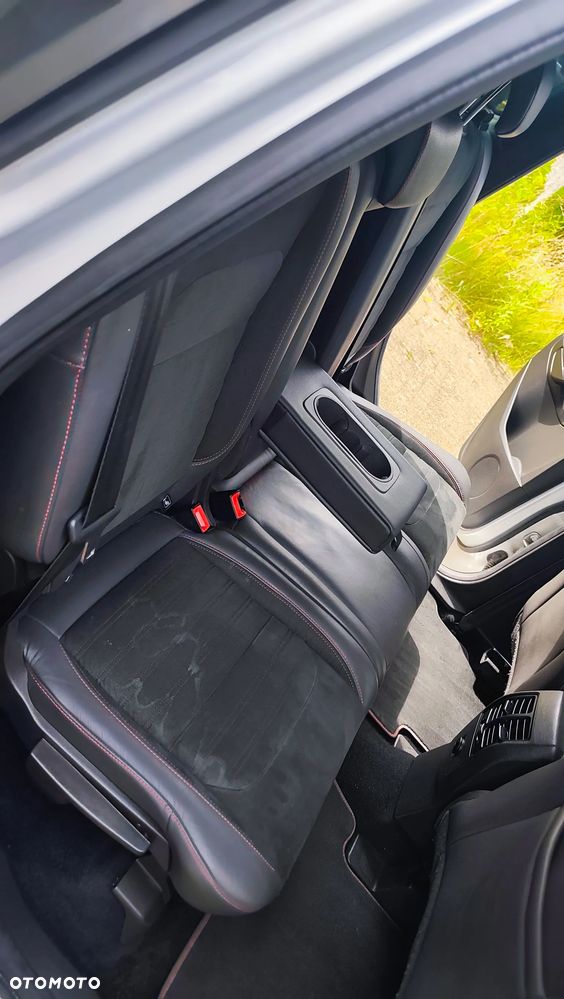 Ford Kuga 1.5 EcoBoost 2x4 ST-Line - 27