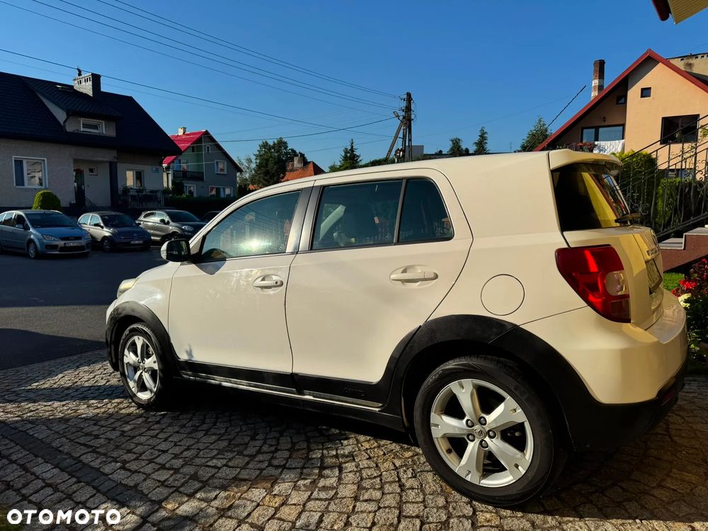 Toyota Urban Cruiser 1.4 D-4D Sol 4x4 - 6