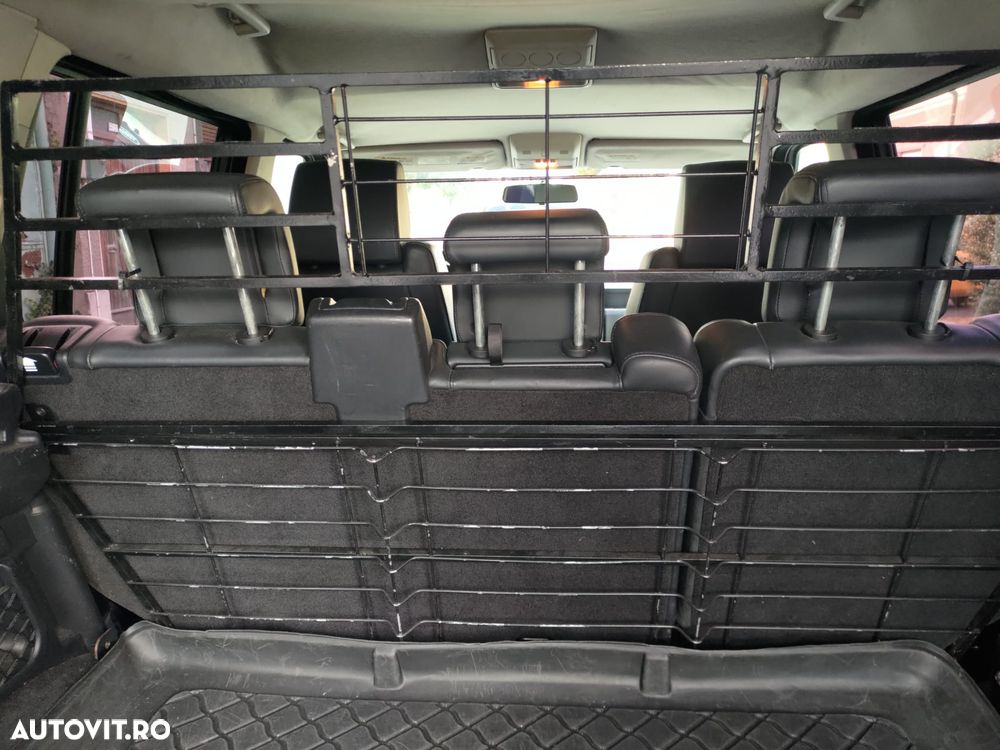 Land Rover Discovery TD 6 S - 8