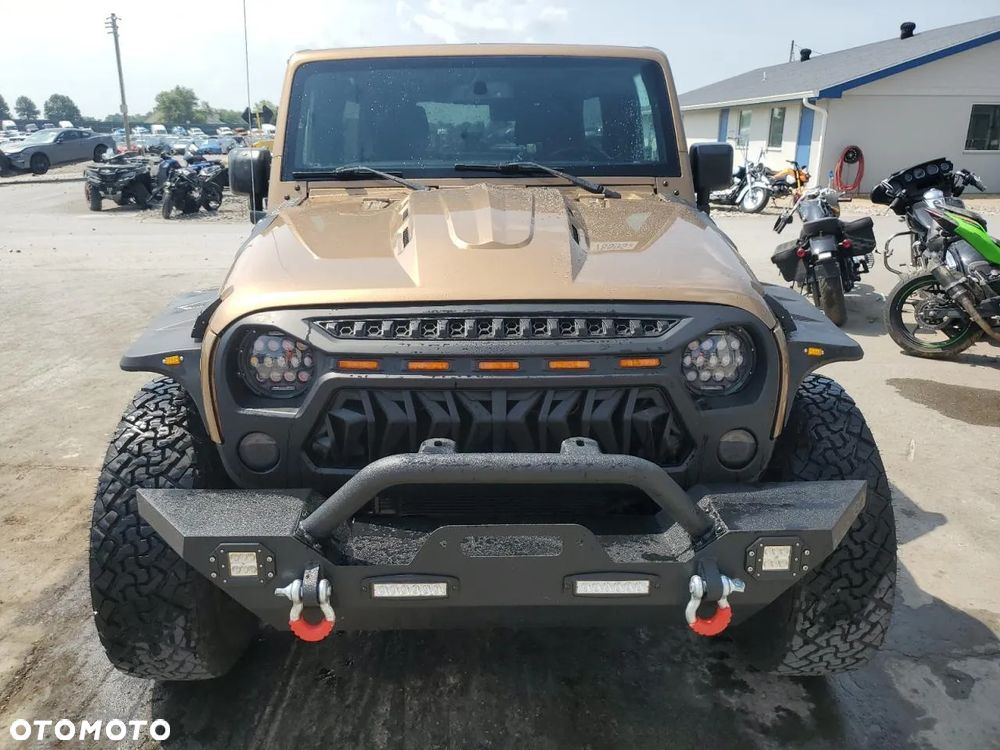 Jeep Wrangler - 5