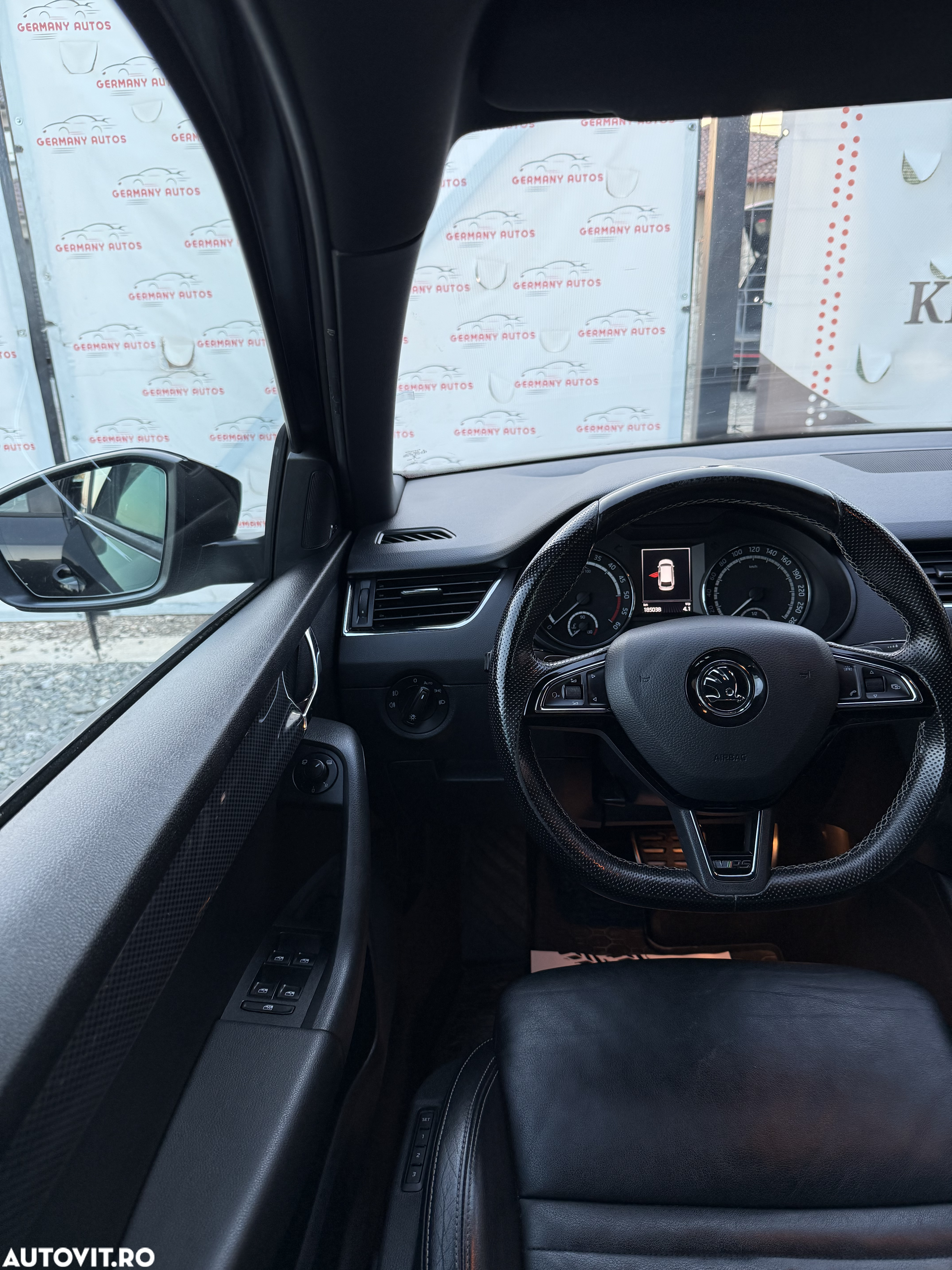 Skoda Octavia 2.0 TDI DSG RS - 25