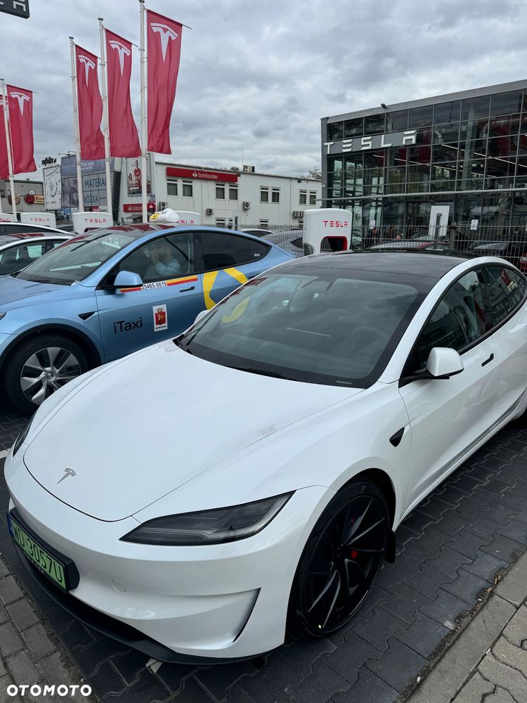 Tesla Model 3 - 1