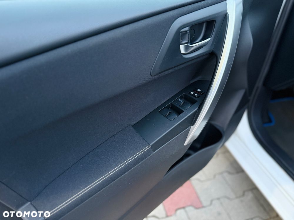 Toyota Auris 1.8 HSD Luna - 11