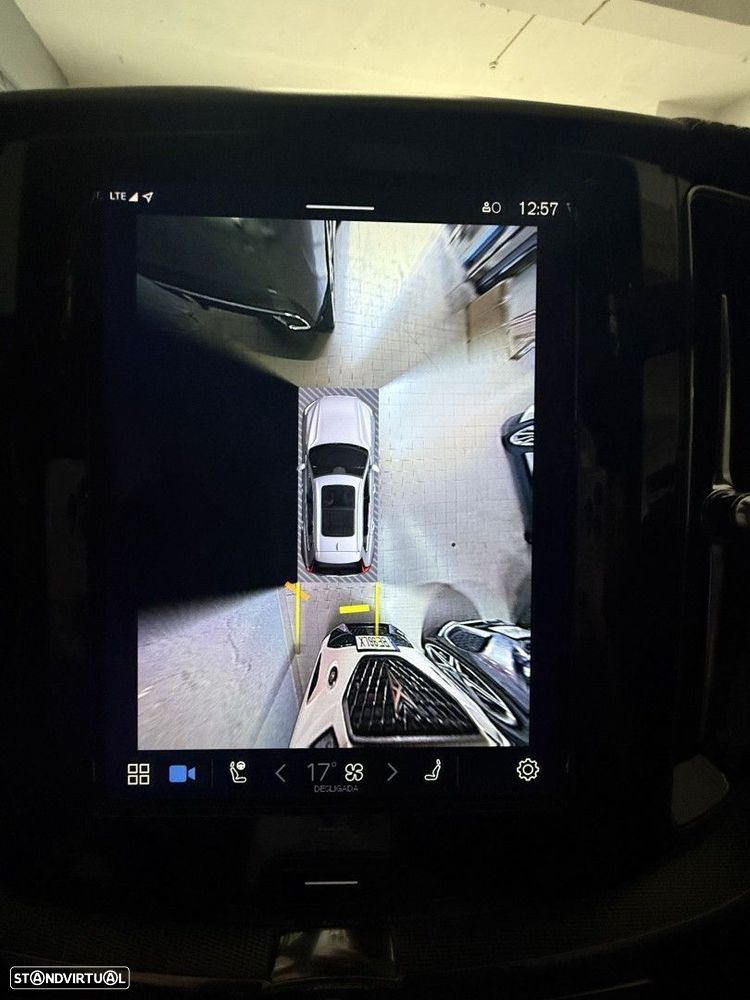 Volvo XC 60 2.0 B4 Plus Dark - 21