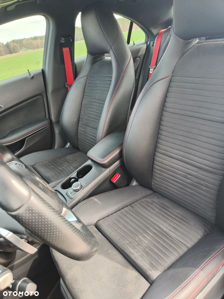 Mercedes-Benz CLA 250 7G-DCT Sport - 4