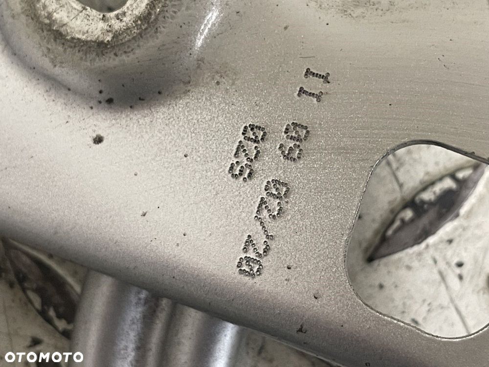 ORYGINALNY ZAWIAS ZAWIASY MASKI LEWY LEWA LA7W  SKODA OCTAVIA IV 4 20-26 5E3823301 - 4