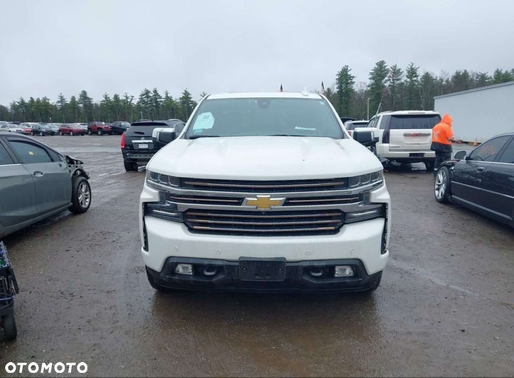 Chevrolet Silverado - 3
