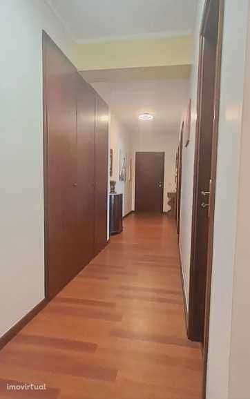 Excelente Apartamento T2 c/suite 2 varandas e garagem - Grande imagem: 5/11