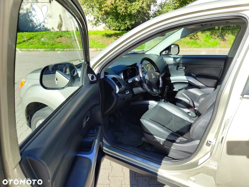 Mitsubishi Outlander 2.0 DID Instyle NAVI - 7