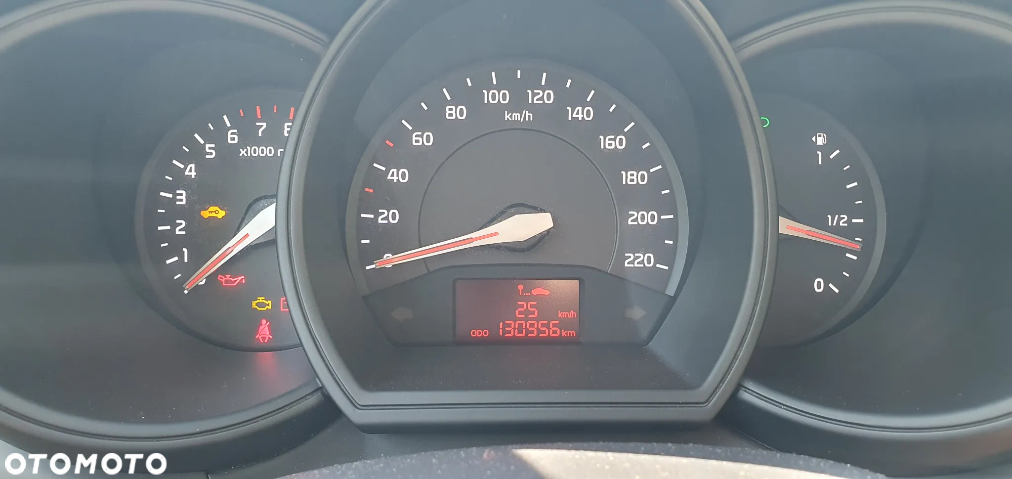 Kia Rio - 12