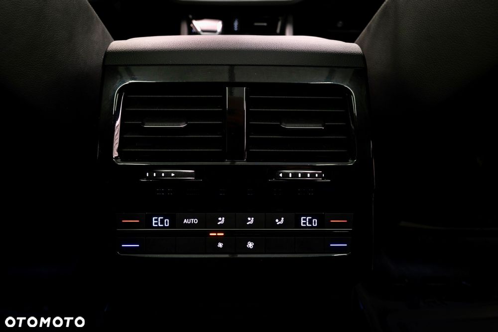 Volkswagen Touareg 3.0 V6 TFSI Plug-In Hybrid 4Mot Elegance - 25