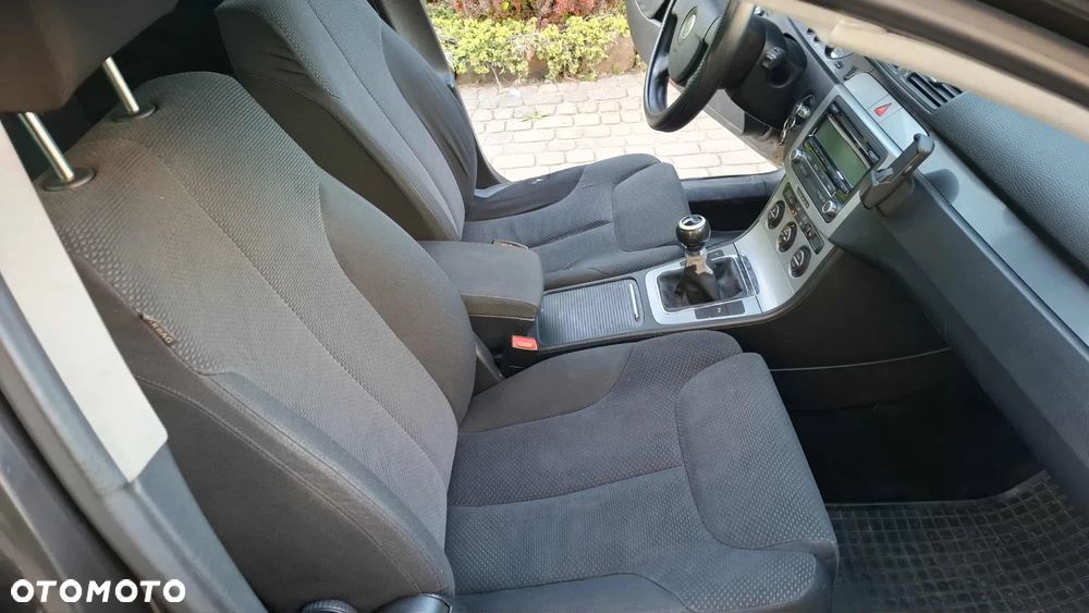 Volkswagen Passat 1.9 TDI Trendline - 21