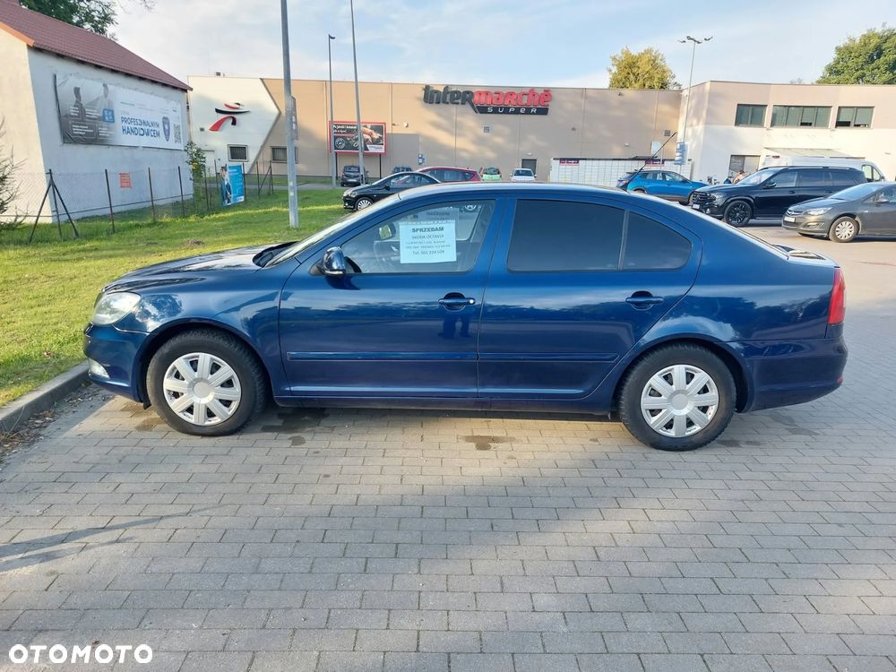 Skoda Octavia 1.6 Ambiente Tiptr - 2