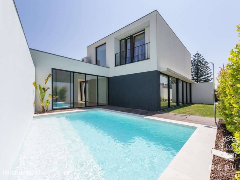 Moradia V4 contemporânia c/ piscina e vista mar | Canidelo - Grande imagem: 3/34