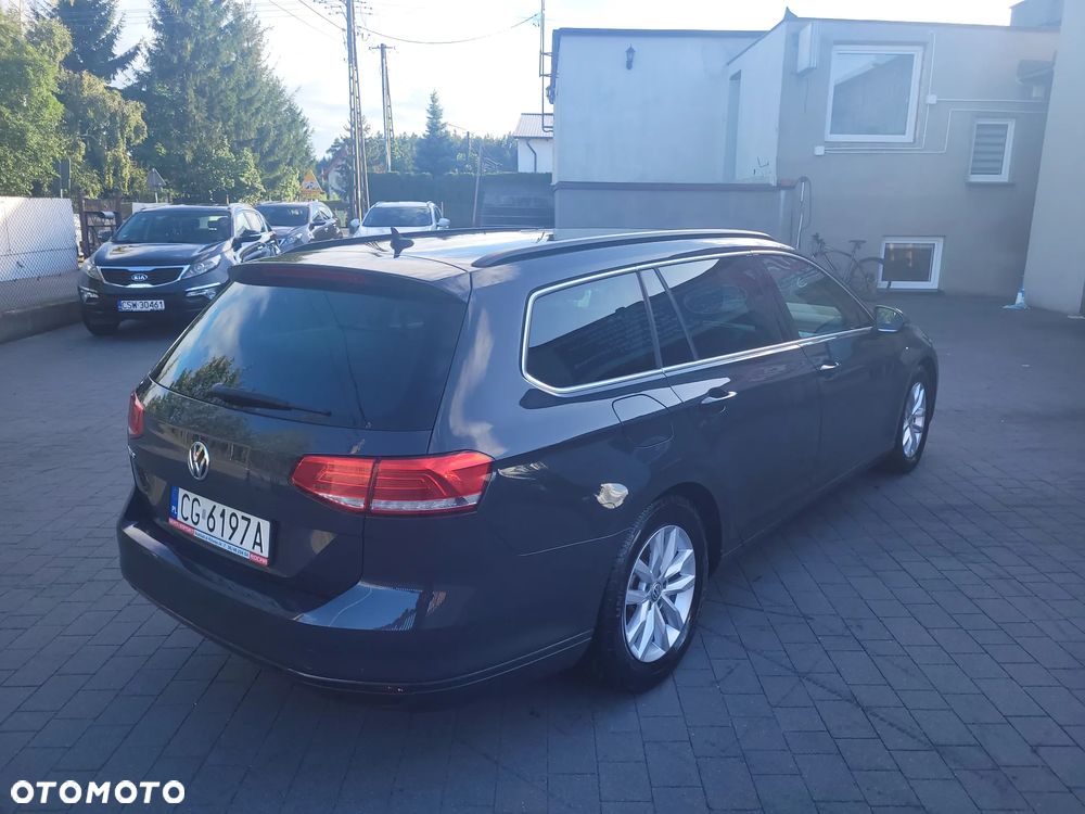 Volkswagen Passat - 4