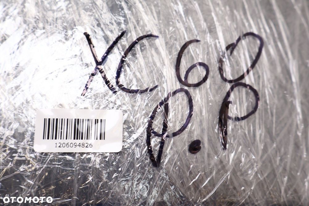 VOLVO XC60 II BŁOTNIK PRAWY PRZÓD 714 - 13