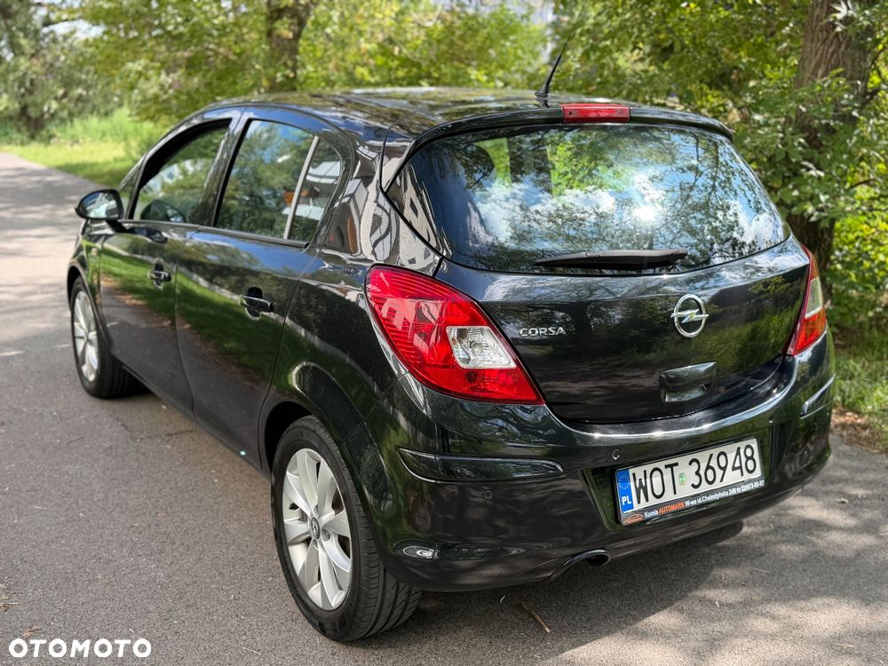 Opel Corsa 1.4 Cosmo - 4