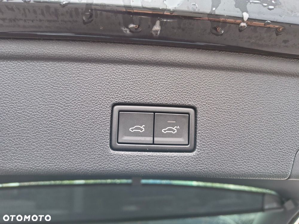 Volkswagen Touareg - 11