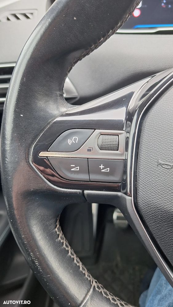 Peugeot 3008 1.2 PureTech Turbo S&S Allure - 19