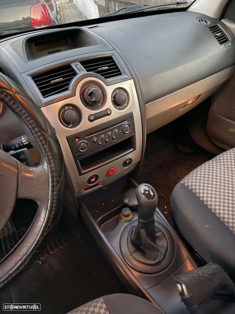 Renault Mégane Break 1.5 dCi Confort - 8