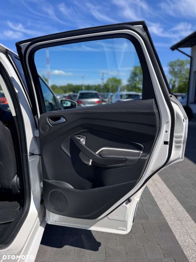 Ford Kuga - 33