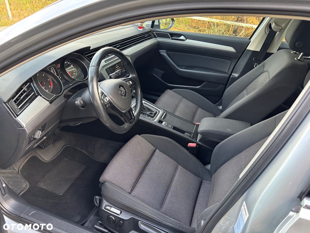 Volkswagen Passat 2.0 TDI SCR Highline DSG - 9
