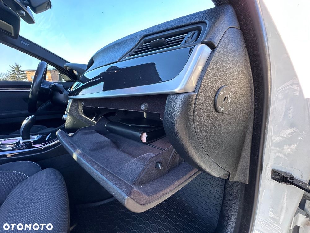 BMW Seria 5 530d xDrive - 29