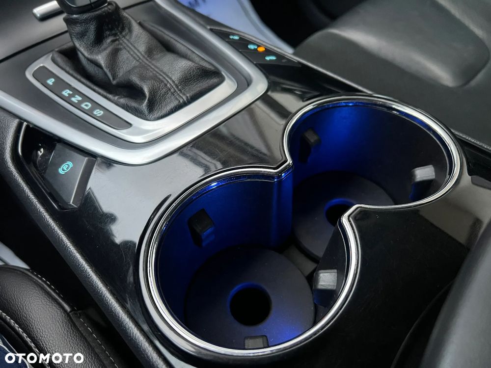 Ford S-Max ver-2-0-tdci-4wd-titanium-powershift - 29