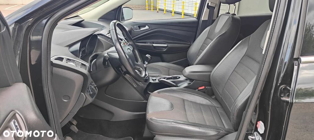 Ford Kuga 1.5 EcoBoost 2x4 Trend - 30
