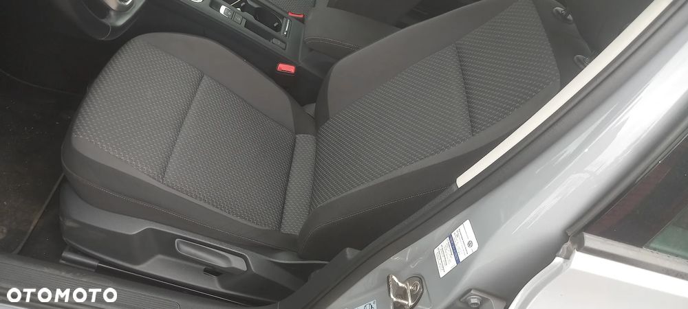 Volkswagen Passat - 8