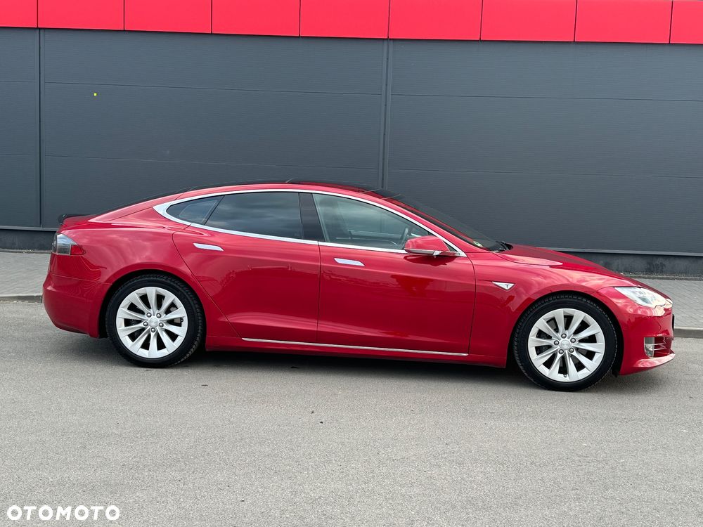 Tesla Model S - 9