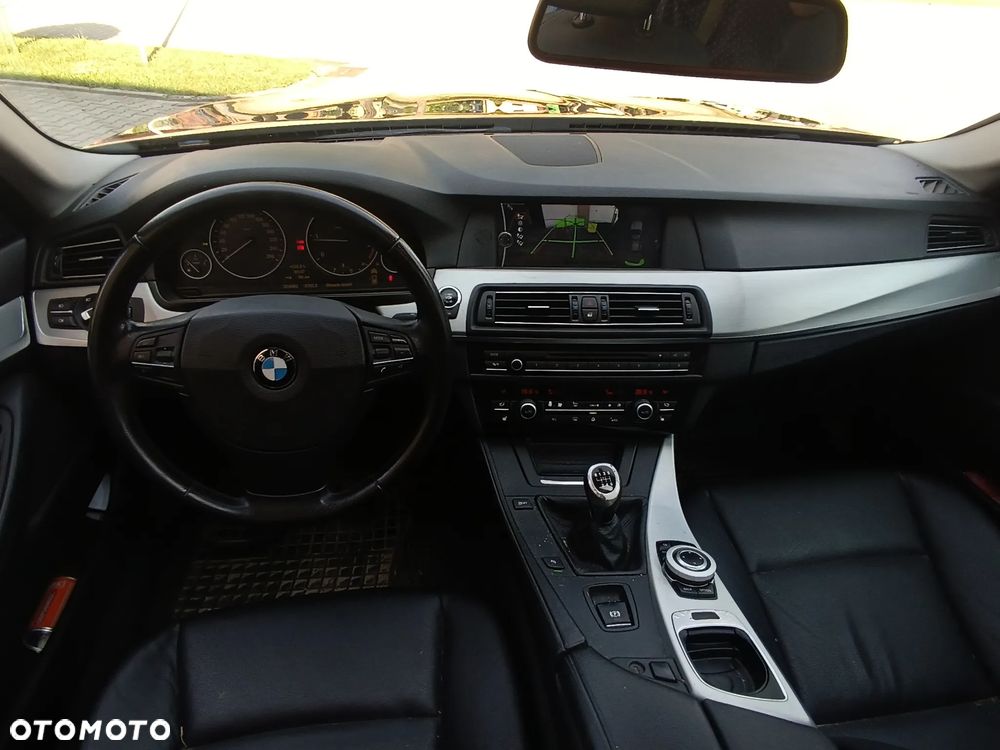 BMW Seria 5 520d Blue Performance - 24