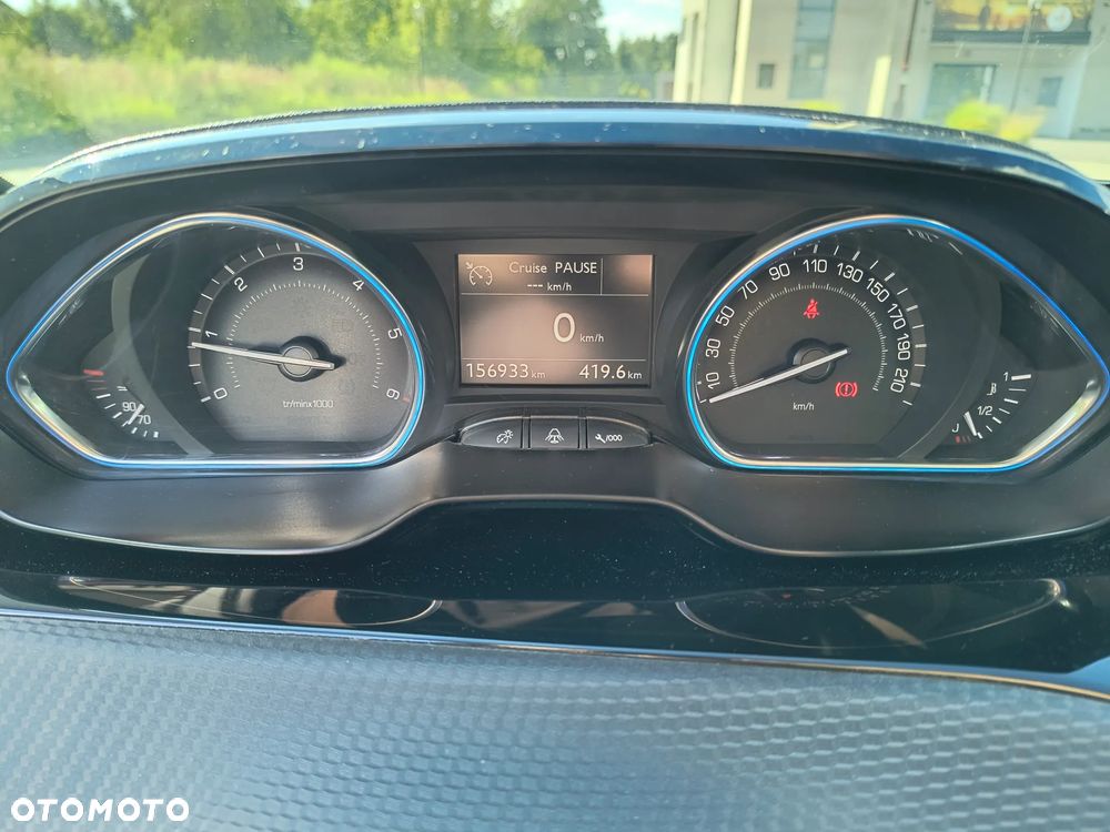 Peugeot 2008 1.6 BlueHDi Allure - 17