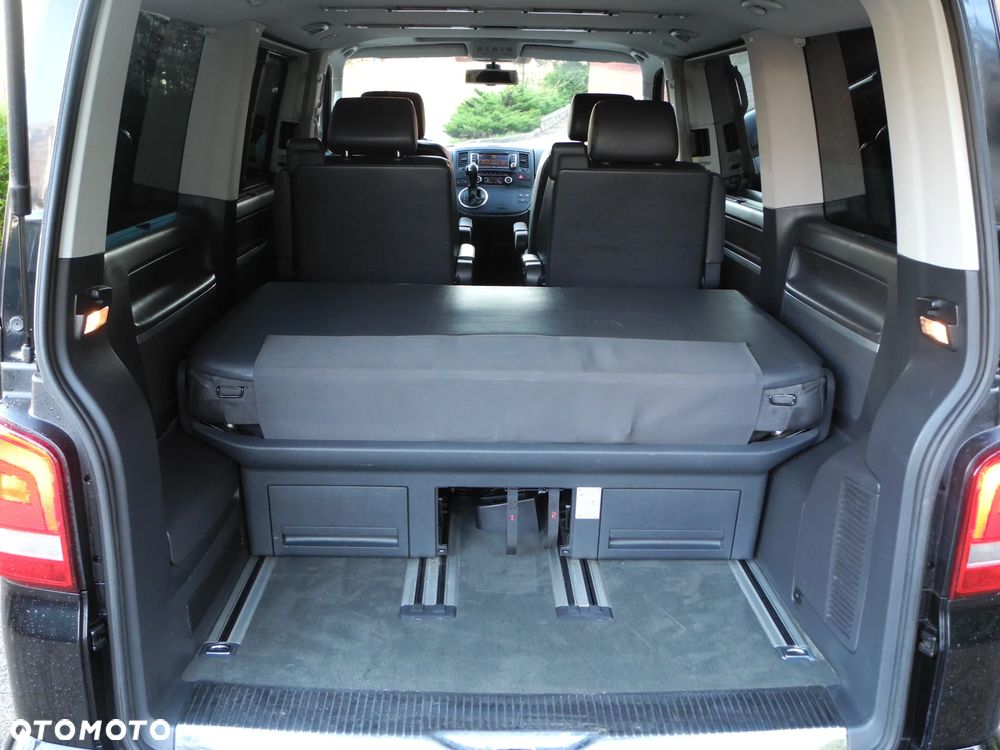 Volkswagen Multivan - 24