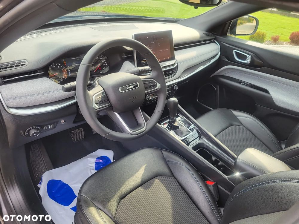 Jeep Compass - 8