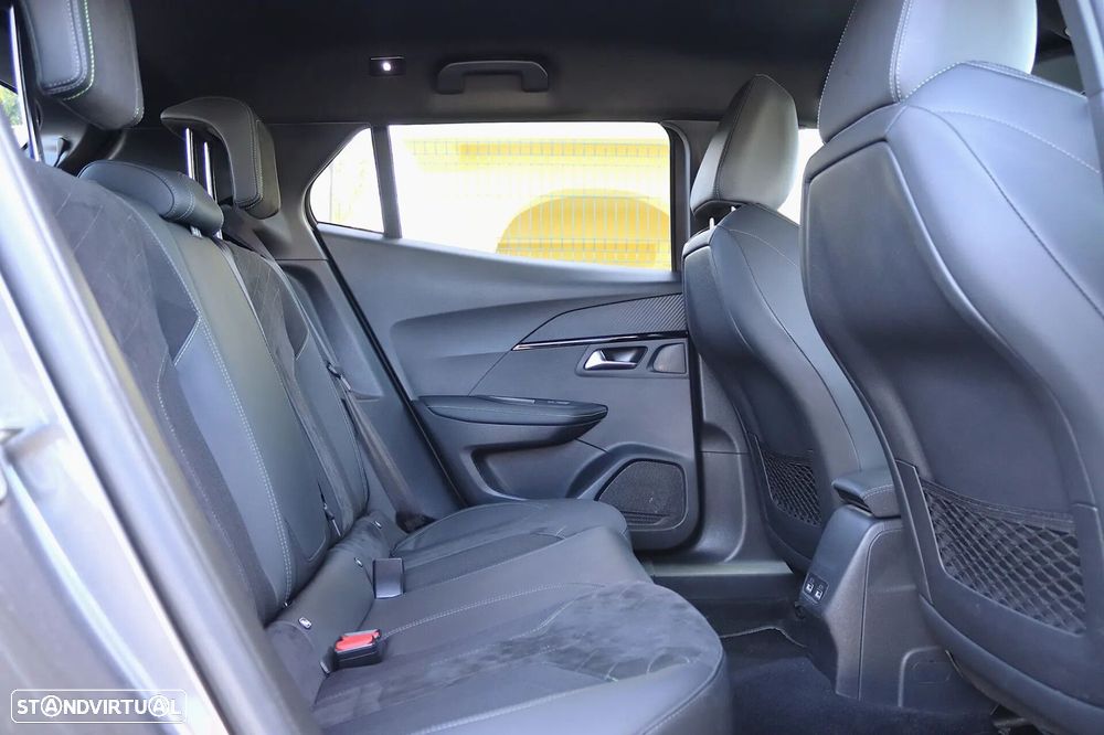 Peugeot 2008 1.2 PureTech GT EAT8 - 36
