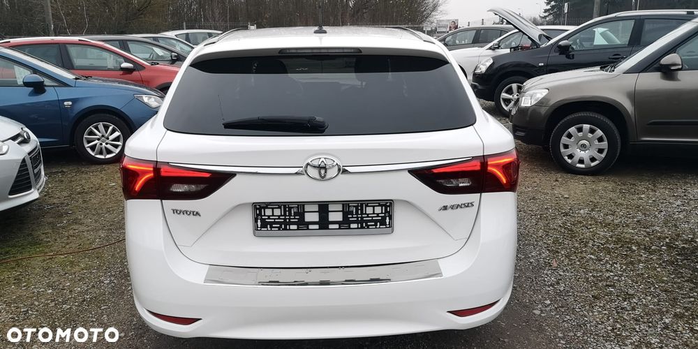 Toyota Avensis 2.0 D-4D Premium - 7