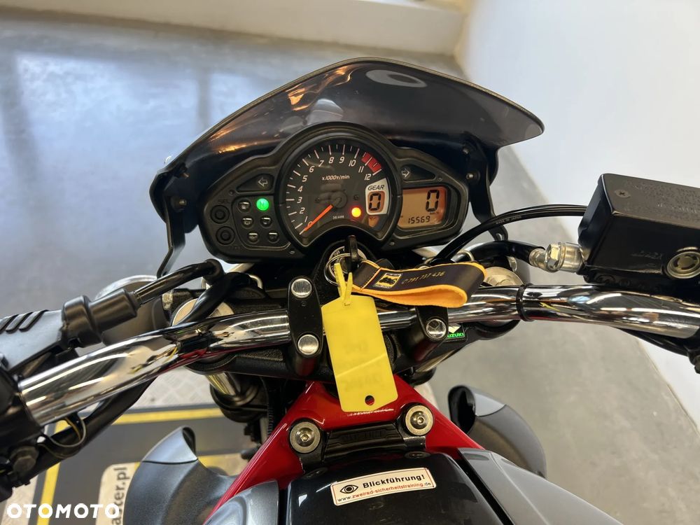 Suzuki Gladius - 19