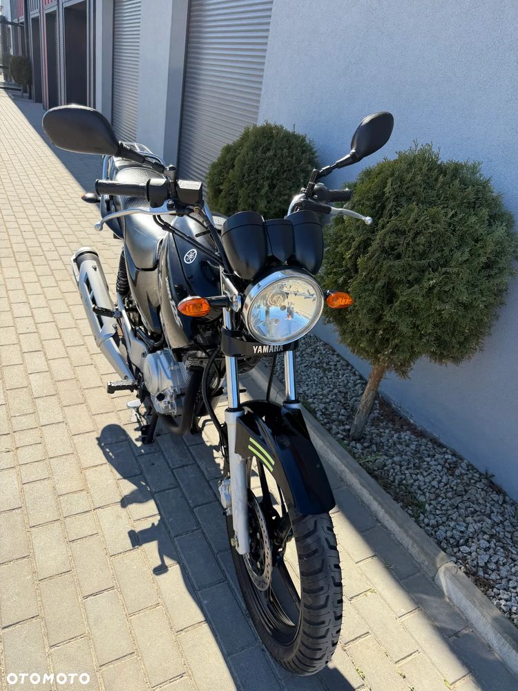 Yamaha YBR - 27